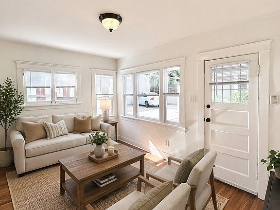 3rd image of 1223 N Fairfax Ave #3/4