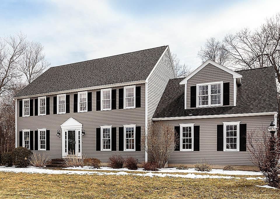1st image of 32 Brentwood Dr