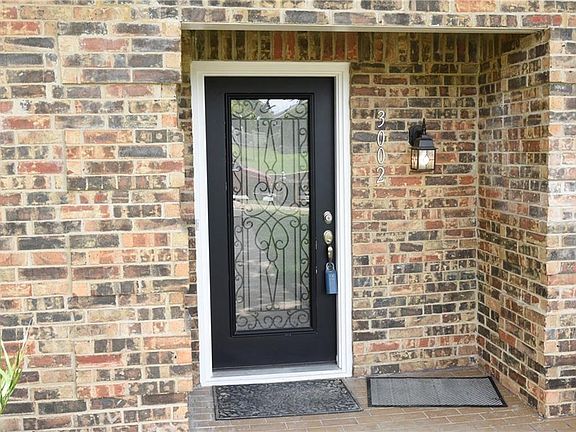 4th image of 3002 Apple Valley Dr