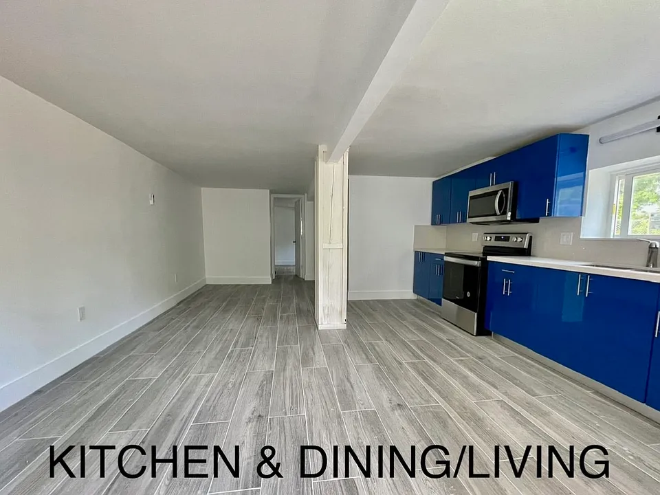 7 Sunset Rd #2