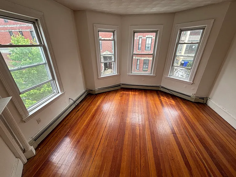 77 Walnut St #6 — Photo 2