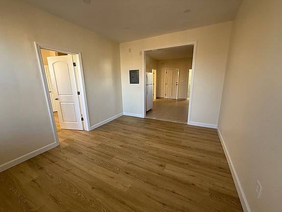 2nd image of 41 King St