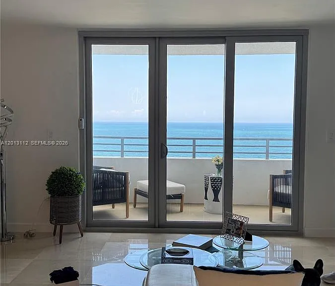 5555 Collins Ave #14E — Photo 5