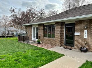 1132 49th St UNIT 2, West Des Moines, IA 50266