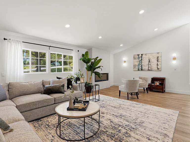 4515 Park Livorno — Photo 4