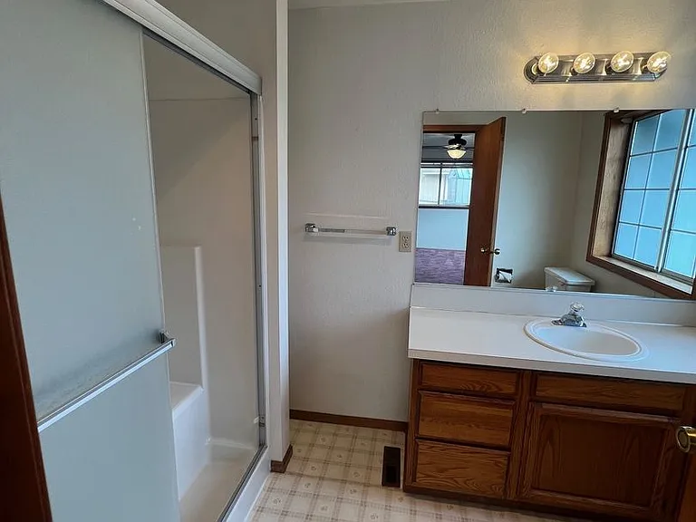 2220 NW Cabrillo Ct — Photo 13