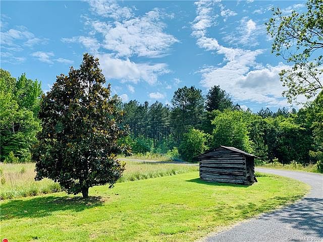 2nd image of 865 Ketner Farm Rd