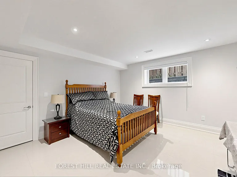 328 Byng Ave — Photo 43