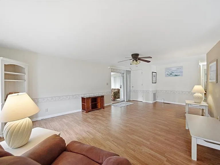 7505 Fairlane Ave — Photo 17