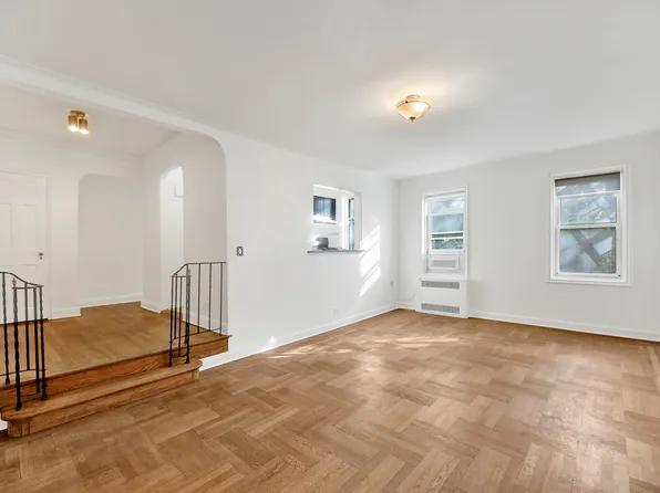 25 Plaza Street West image 6 of 19