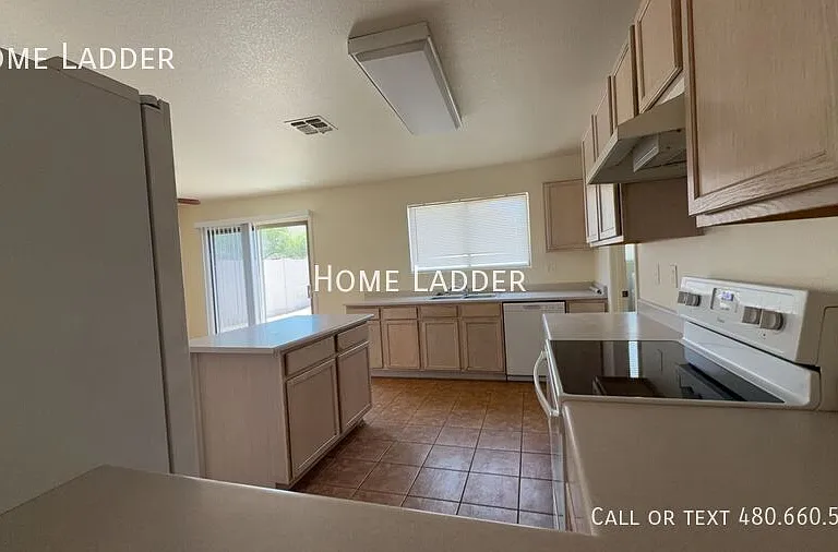 10665 E Bramble Ave — Photo 10