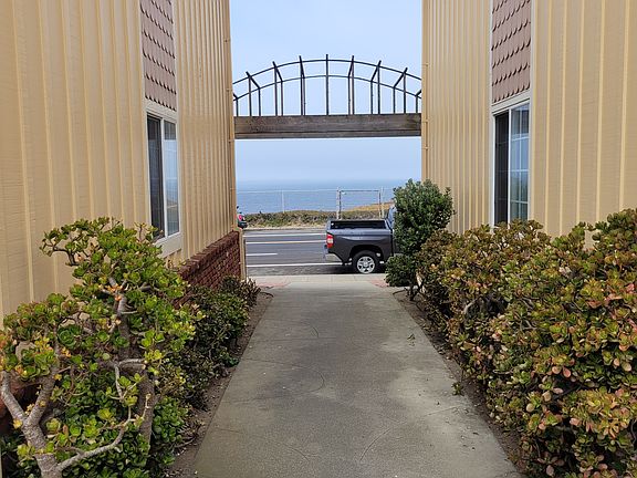 4th image of 415 Esplanade Ave APT 7