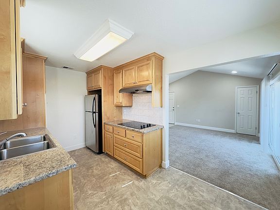 5th image of 1665 Whitwood Ln APT 4