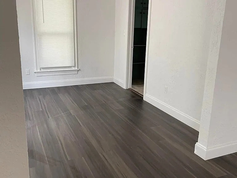 NW Kinyon Ave — Photo 2