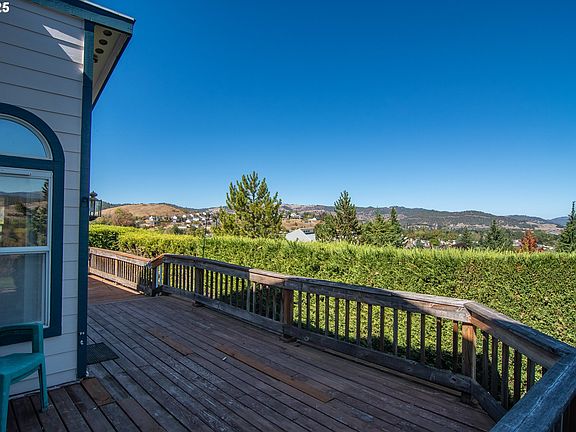 3rd image of 283 Highland Vista Ln