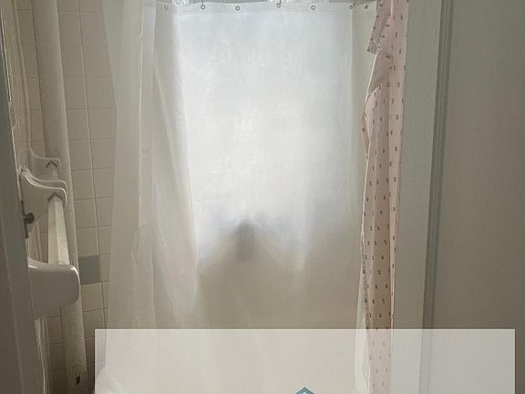 4th image of 4846 W Hutchinson St #1C