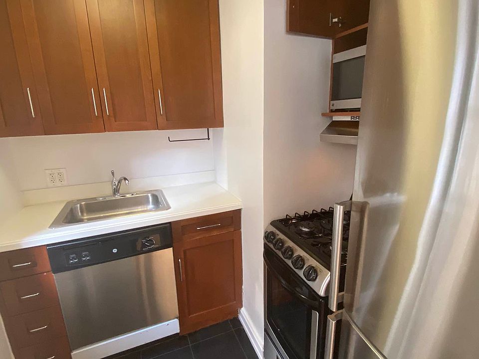 1st image of 235 E 46th St APT 4J