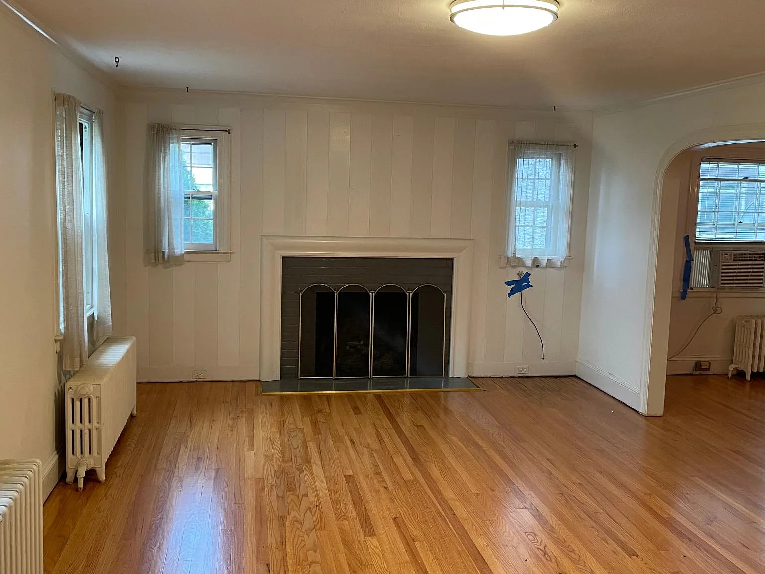 1059 Farmington Ave — Photo 3