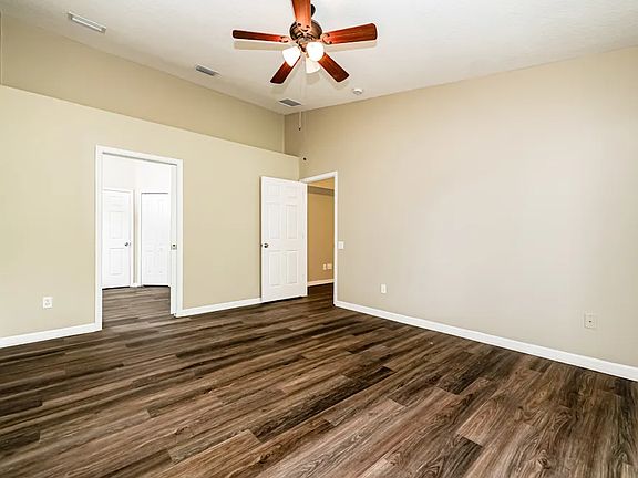 3rd image of 4713 Rocking Chair Dr