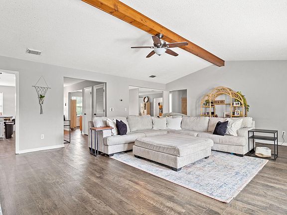 5th image of 966 Wilderland Dr