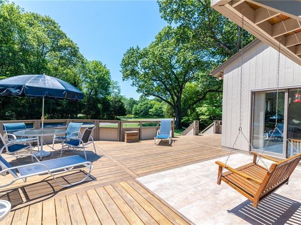 280 W Reach Dr, Jamestown, RI 02835