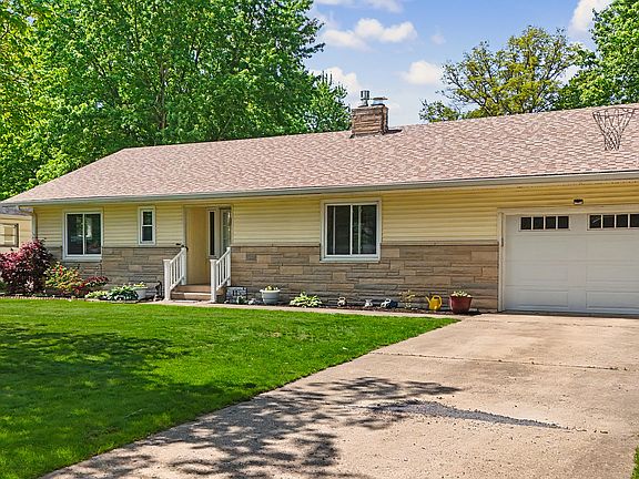 4th image of 115 Elm Dr
