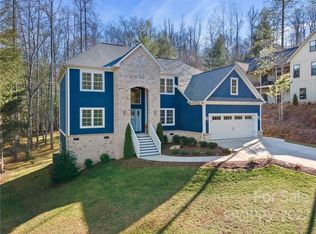 56 Sovereign Ln, Fairview, NC 28730