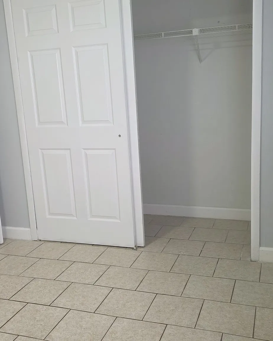 2 bed, 700 sqft, $1,400 — Photo 2