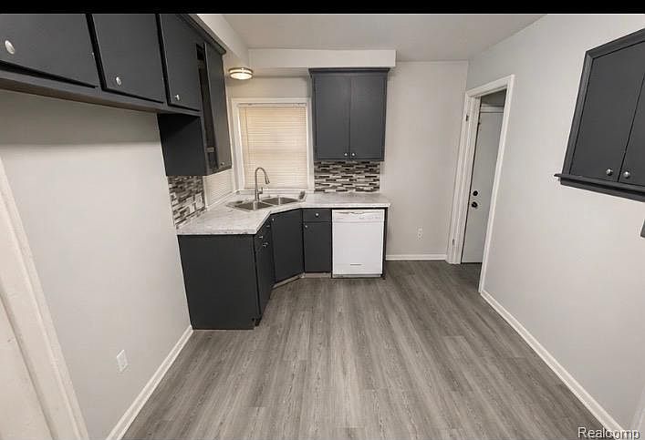 24055 Florence St, photo 6