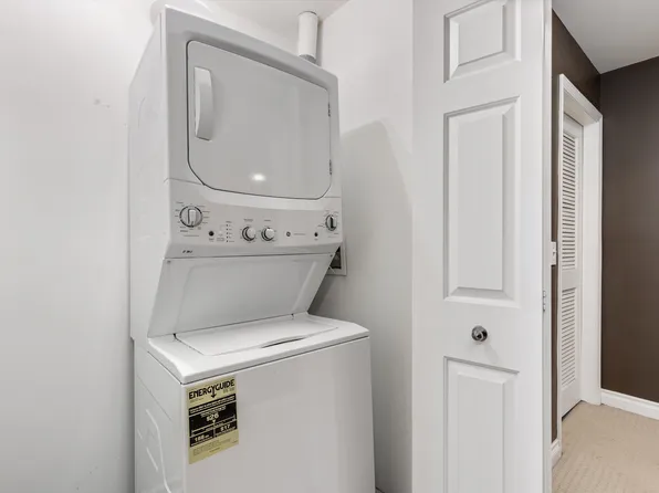 1393 Raliegh Pl, Troy, MI 48084