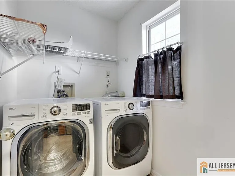 140 S Barrow Pl — Photo 13