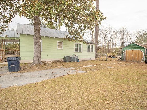 4th image of 111 Hoover St S