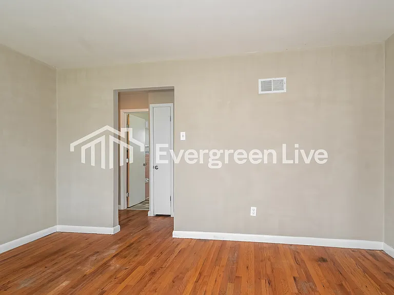 9708 Theodosia Ave — Photo 4