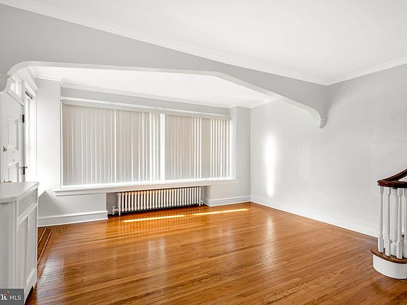 3rd image of 212 W Albemarle Ave