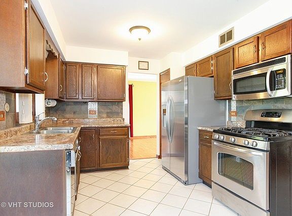 2nd image of 10050 S 81st Ave