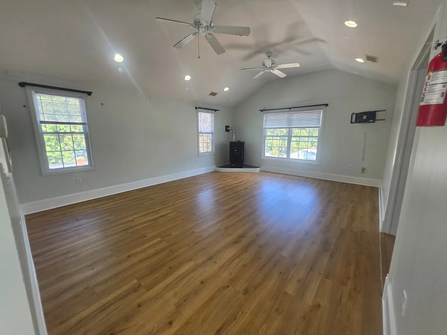 62 Andrews Ave — Photo 2