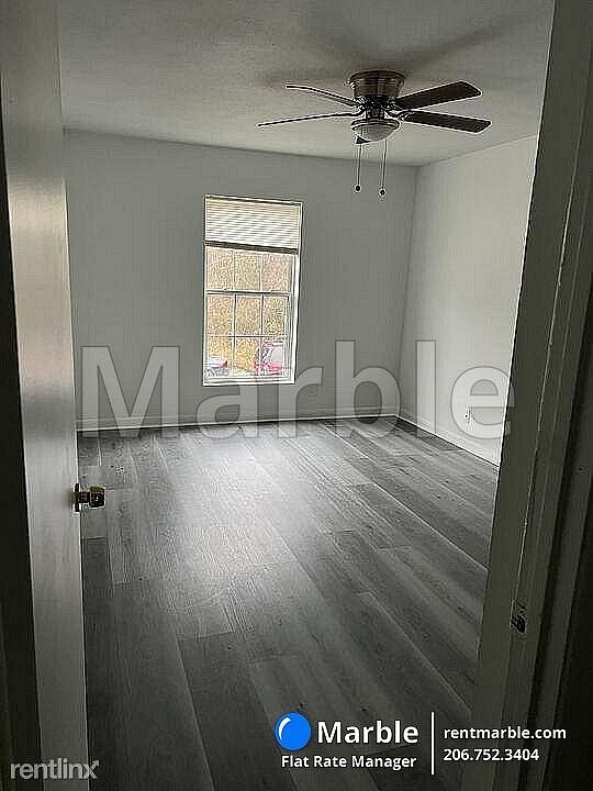 1st image of 1204 Lakeview Dr NW #1206-A