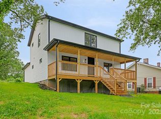 1076 W Henderson St, Marion, NC 28752