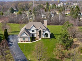 11121 N Kensington Ct, Mequon, WI 53097