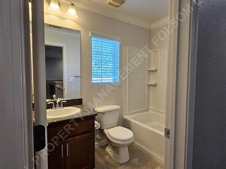 104 Rodin Ln — Photo 23