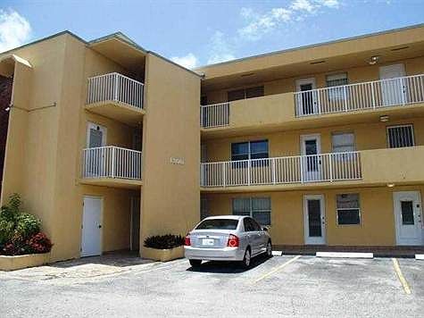 2nd image of 1300 NE 191st St APT 301