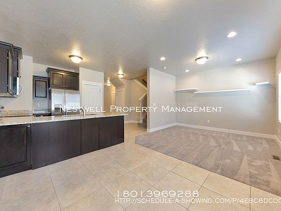 2nd image of 1599 N Venetian Way