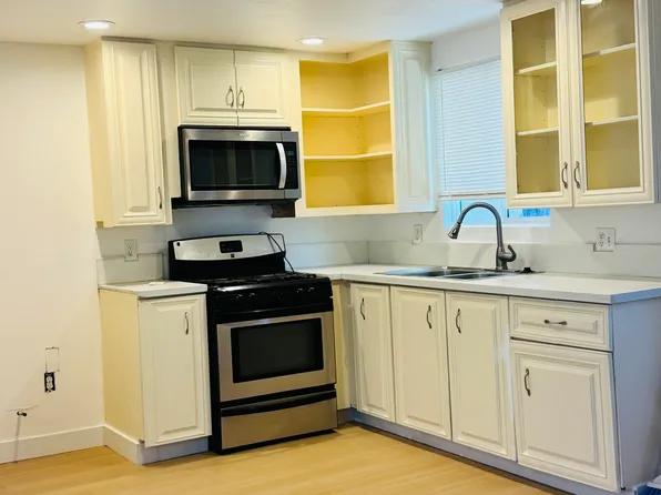 4416 E 57th St #B, Maywood, CA 90270