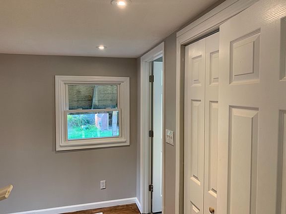 3rd image of 261 Buckeye Ave