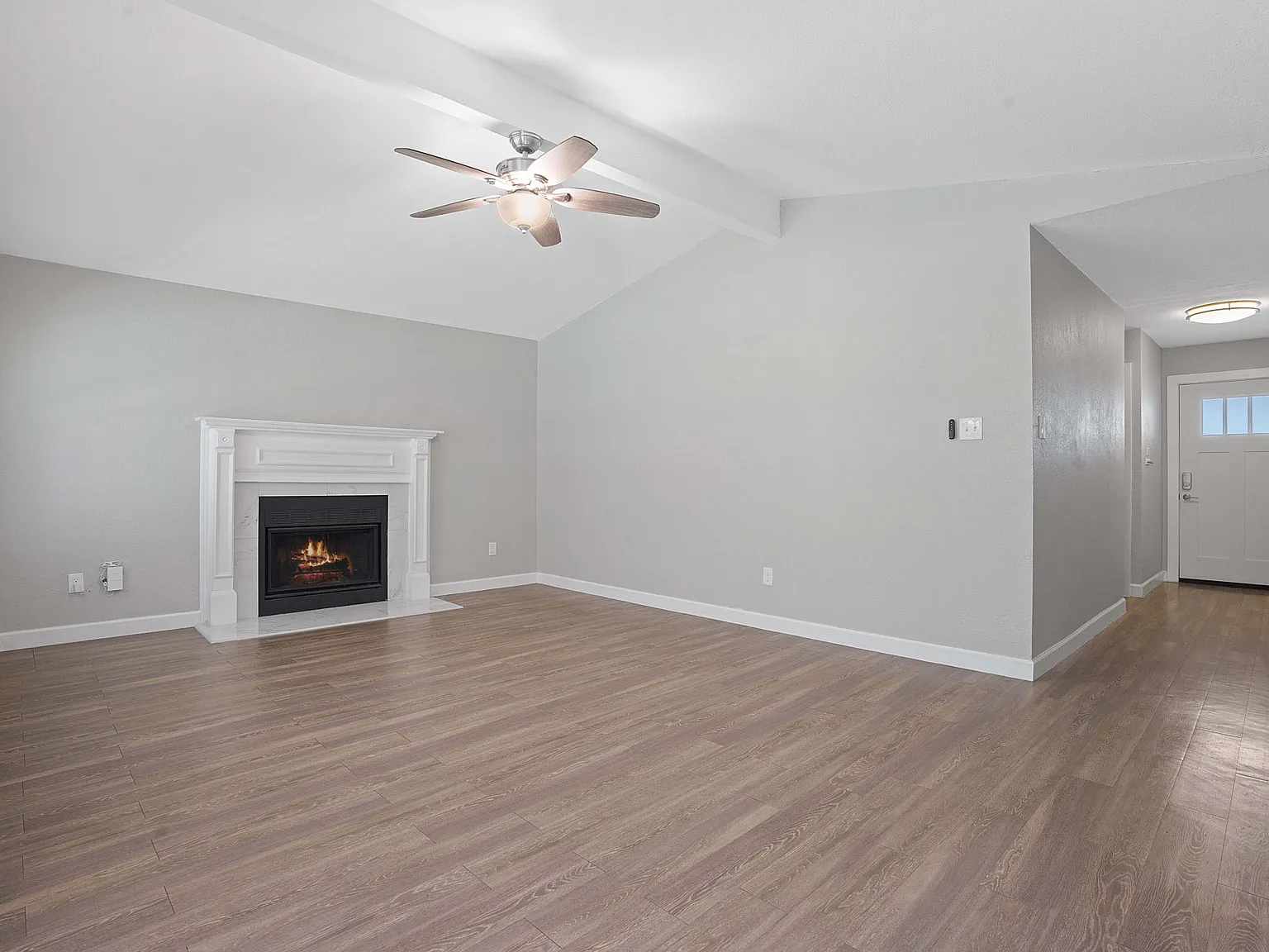 3 bed, 1080 sqft, $2,200 — Photo 3