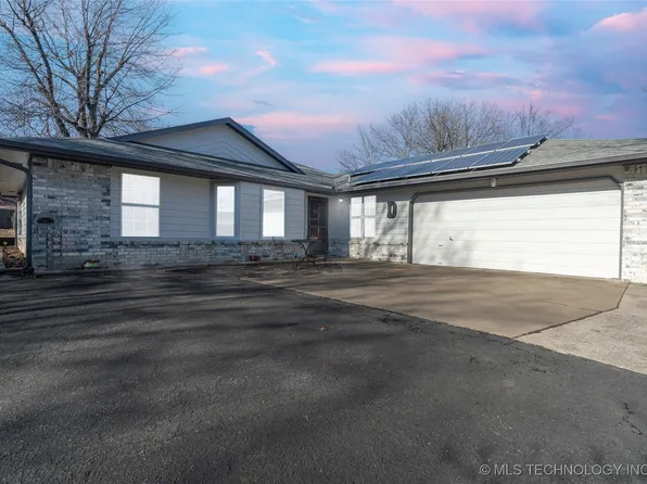 9845 E Mesa Dr, Claremore, OK 74017