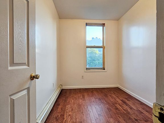 5th image of 1026 39th St #2