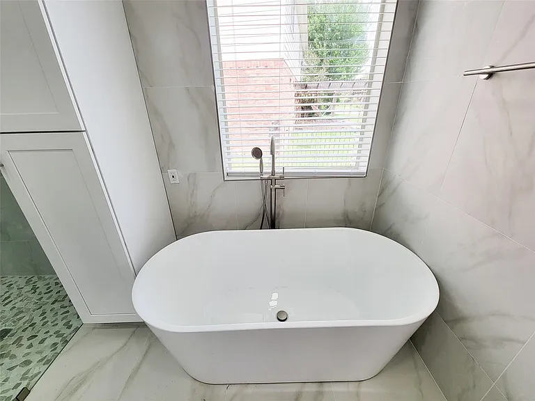 23111 Broad Springs Ct — Photo 33