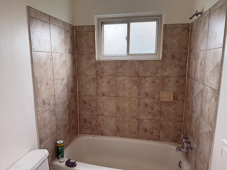 23273 Blackett Ave — Photo 9