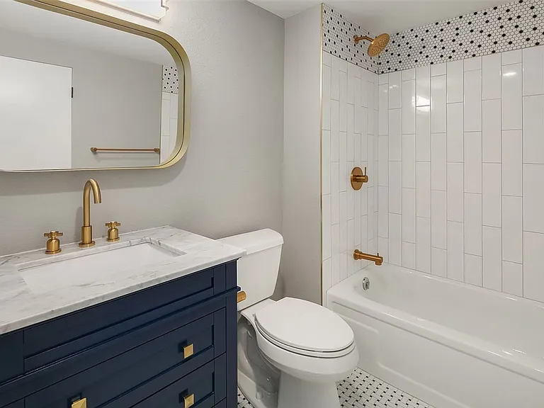 3039 Hunts Point Cir — Photo 10
